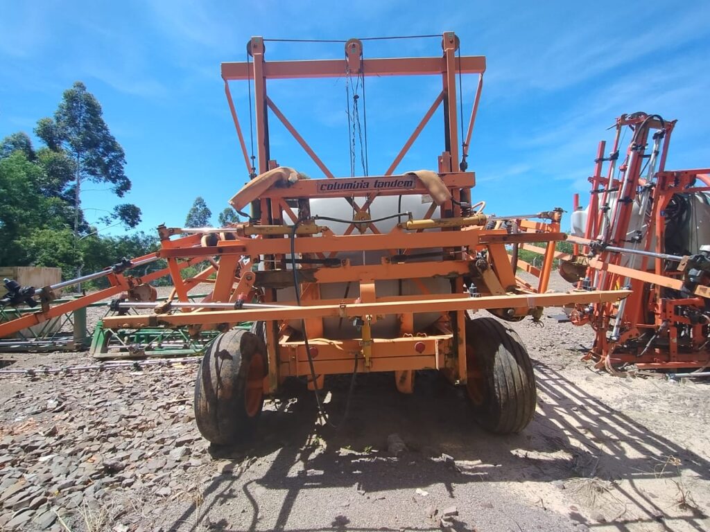 1- PULVERIZADOR COLUMBIA CROSS 2000 USADO - JACTO