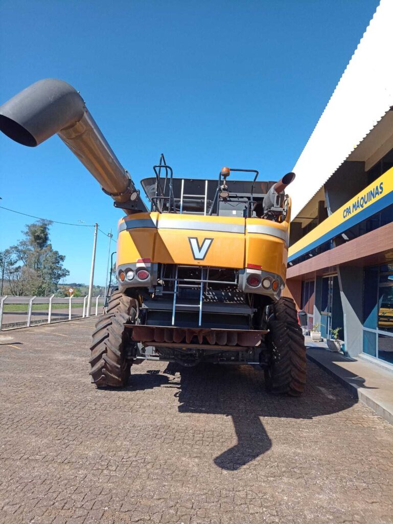 Colheitadeira-BC8800-Traseira