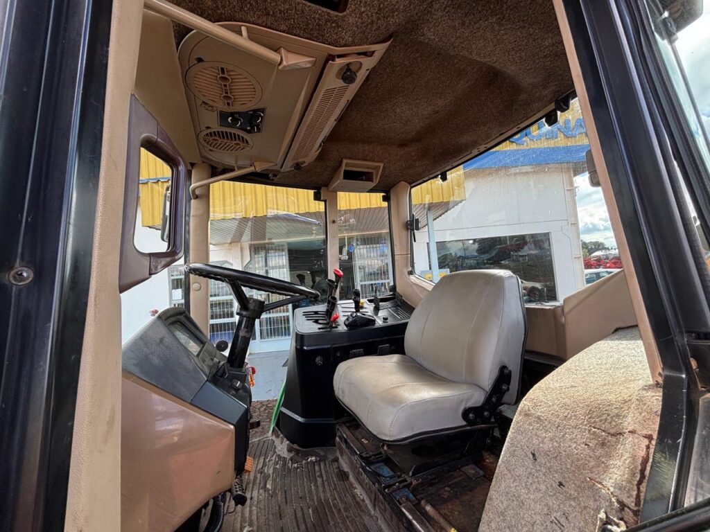 JD 7505 - FOTO CABINE 2